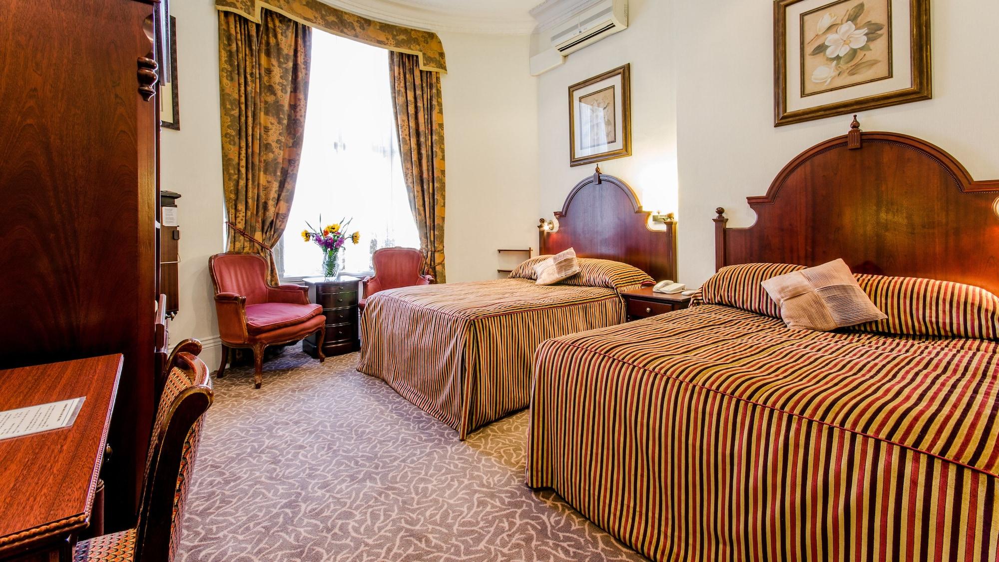 Hotel La Place Лондон Екстериор снимка
