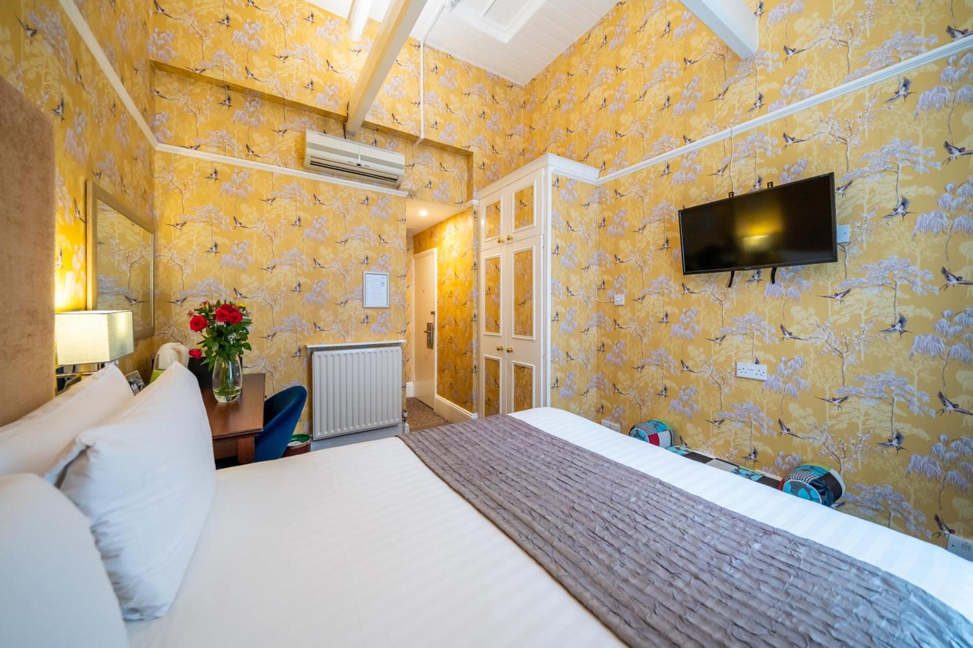 Hotel La Place Лондон Екстериор снимка