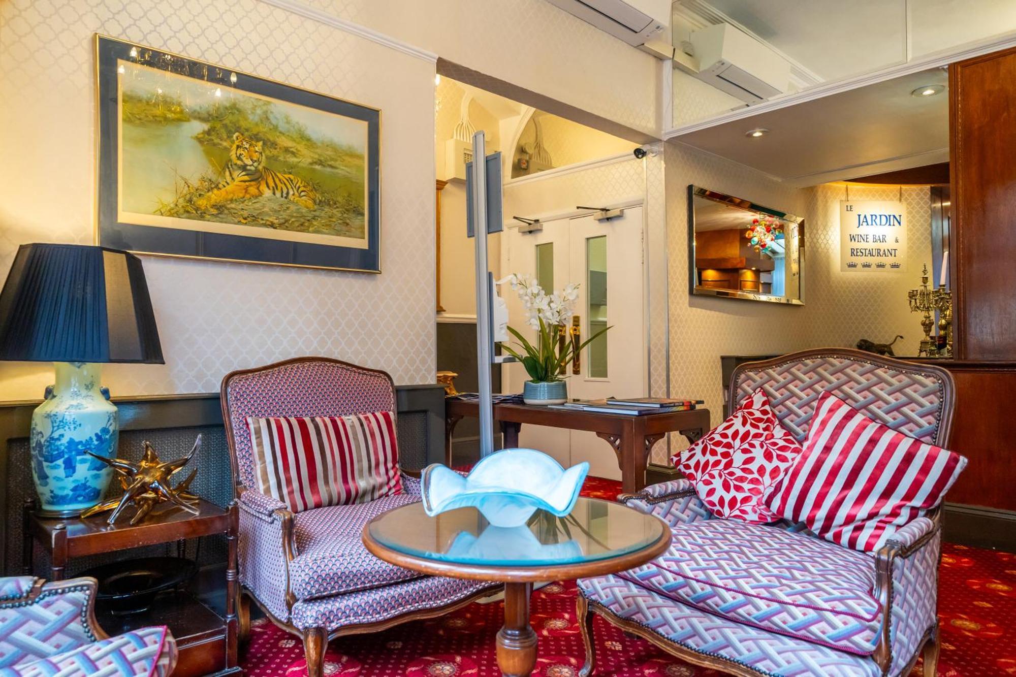 Hotel La Place Лондон Екстериор снимка