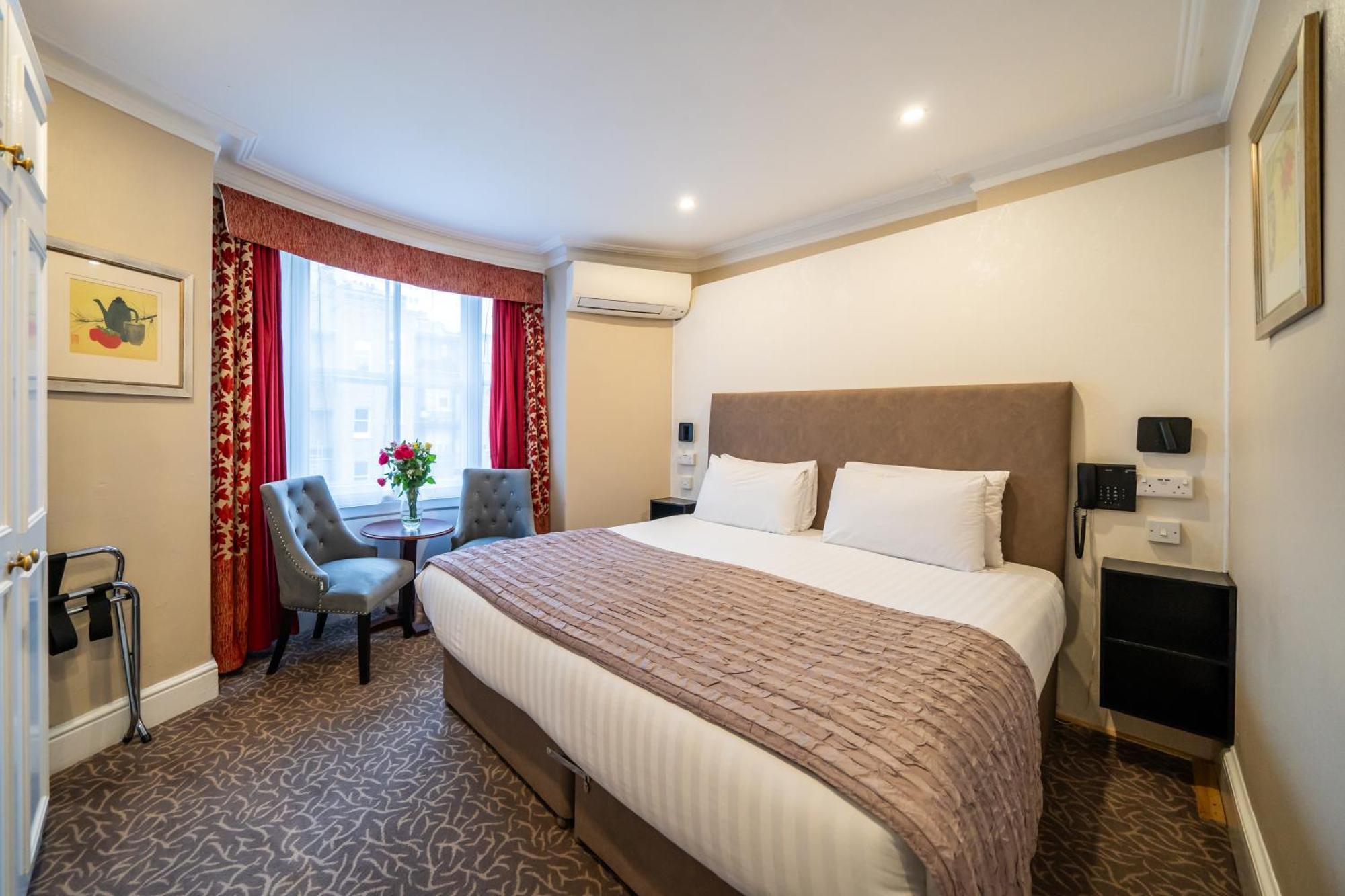 Hotel La Place Лондон Екстериор снимка