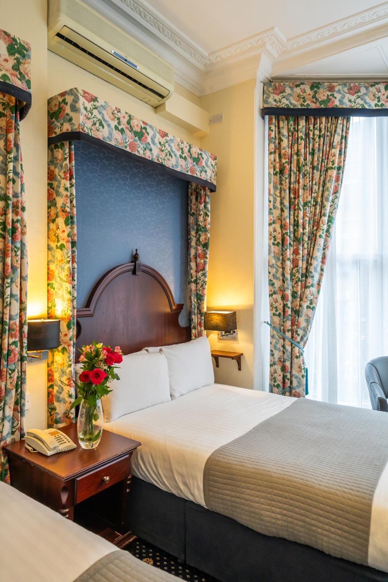 Hotel La Place Лондон Екстериор снимка