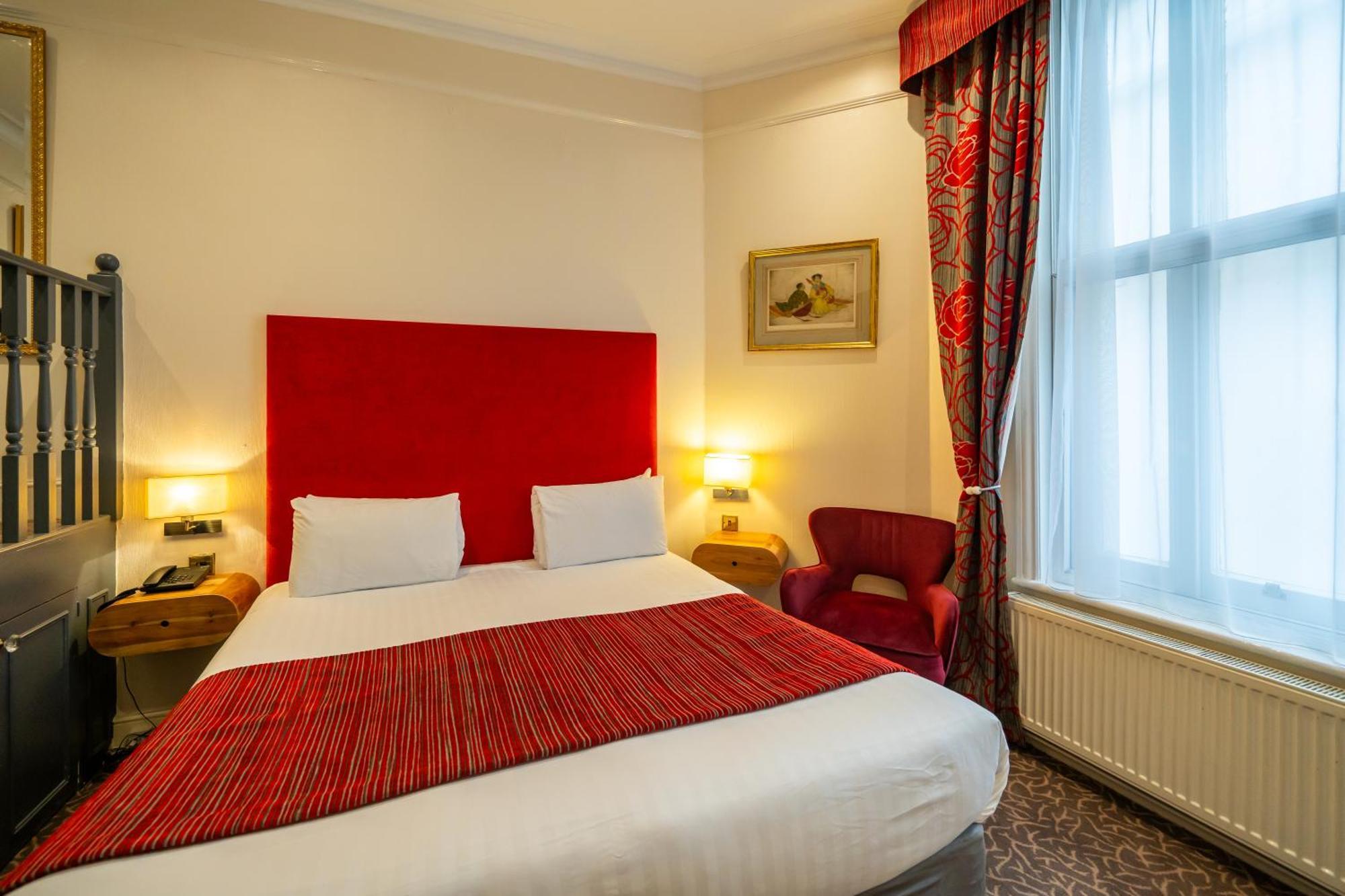 Hotel La Place Лондон Екстериор снимка